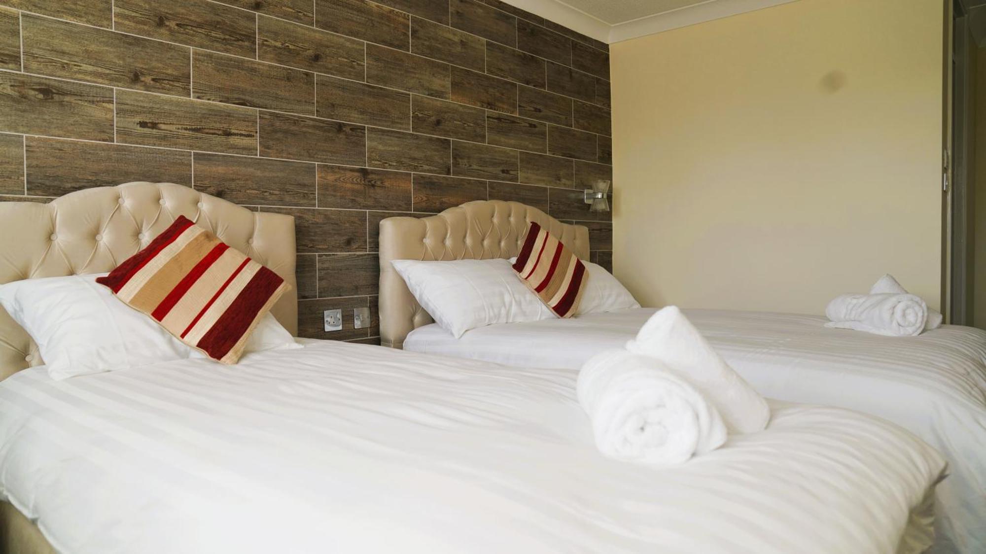 The New Chichester Hotel Wickford Exterior photo