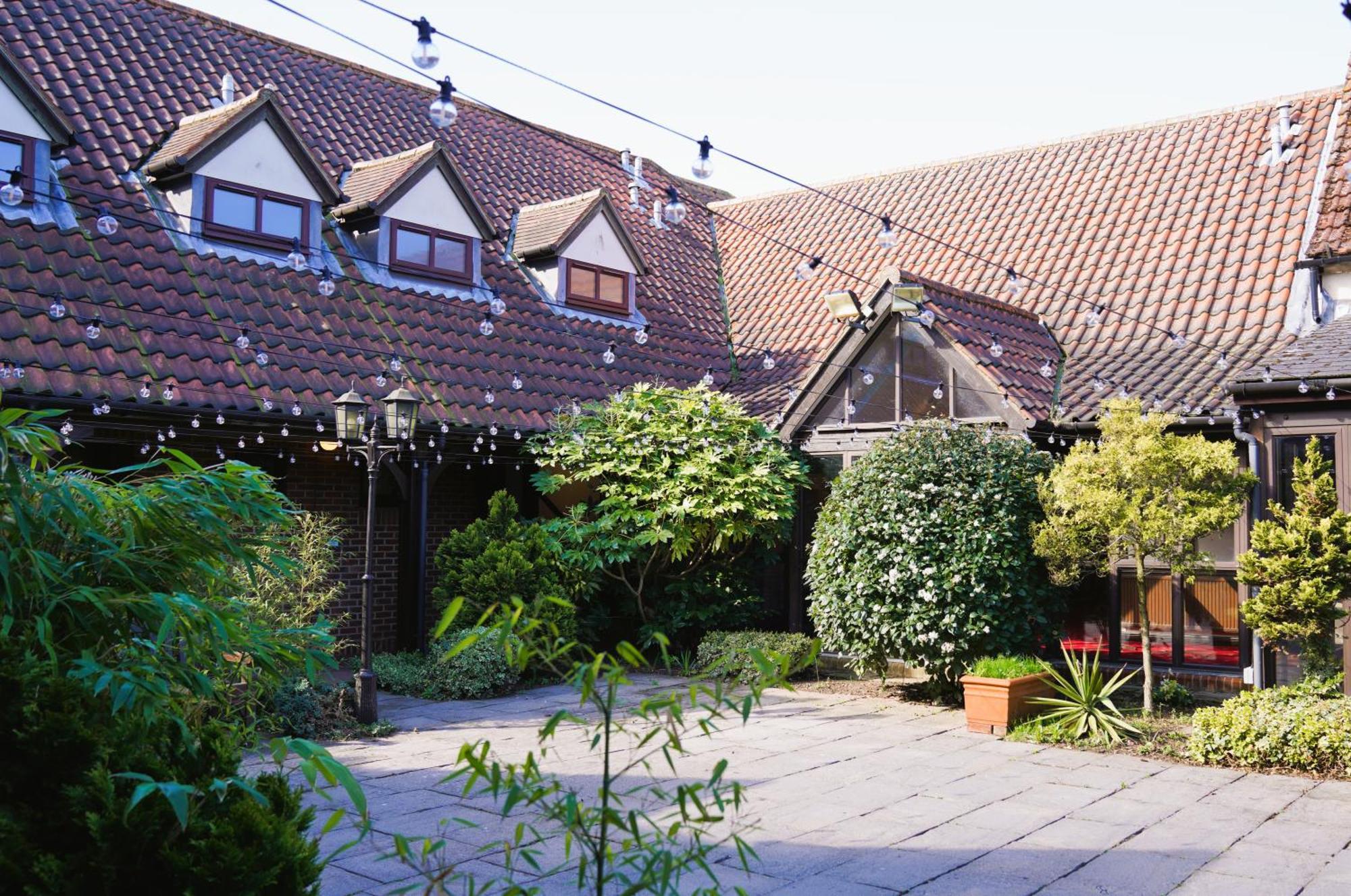 The New Chichester Hotel Wickford Exterior photo